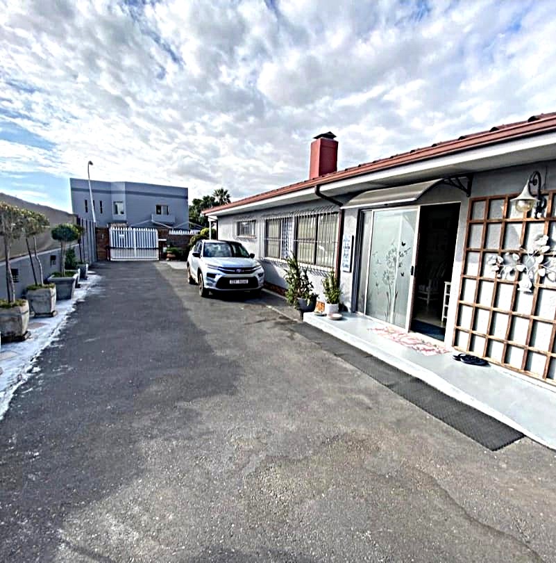 4 Bedroom Property for Sale in Winslow Western Cape